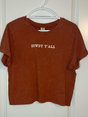 Rust Graphic 'Howdy Y'All' Short Sleeve Tee by Darling Blue